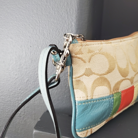Coach wristlet - Picture 3 of 6